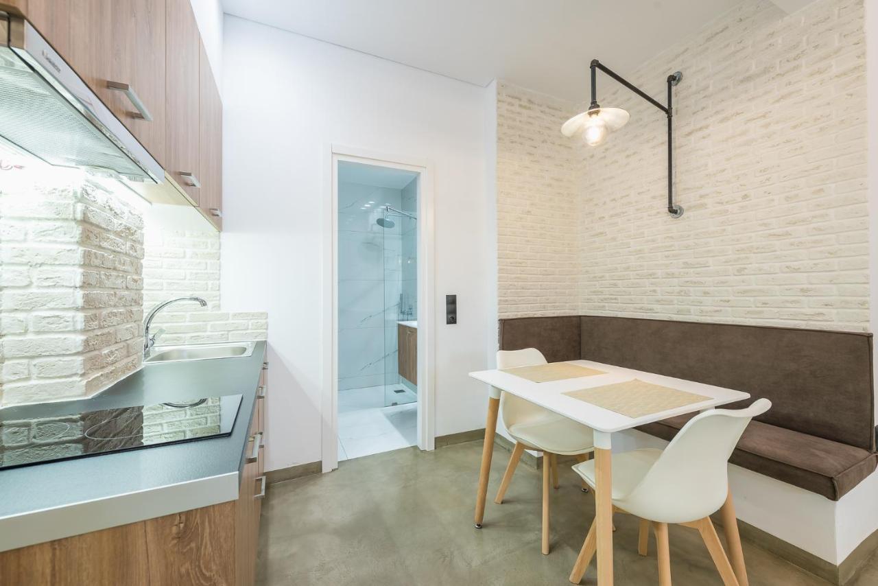 Stylish 1Br Apartment In The Heart Of Koukaki アテネ エクステリア 写真