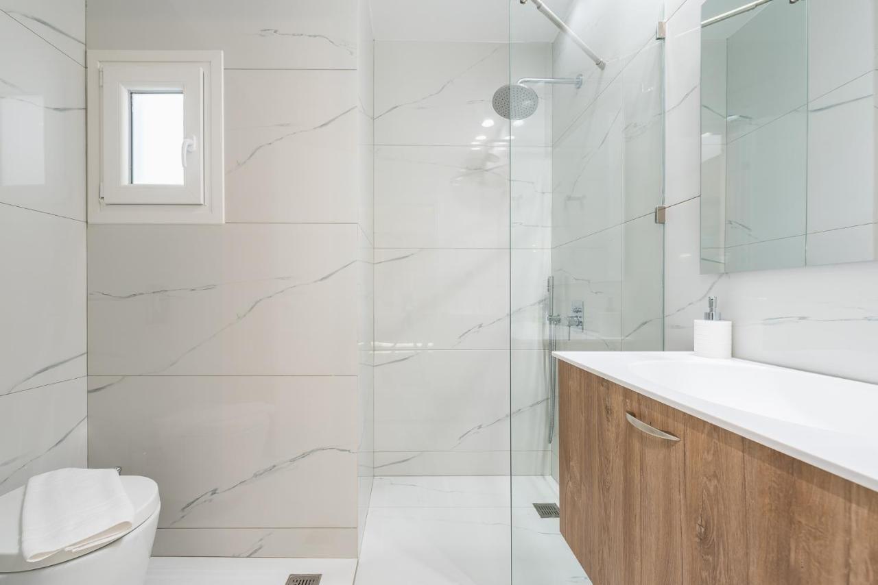 Stylish 1Br Apartment In The Heart Of Koukaki アテネ エクステリア 写真